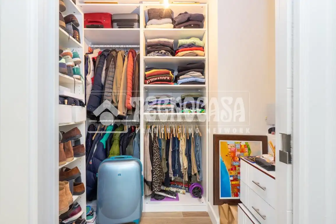 Habitación de Casa adosada en venta en Colmenar Viejo con Aire acondicionado, Calefacción y Jardín privado