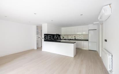 Kitchen of Apartment for sale in  Madrid Capital  with Air Conditioner, Heating and Swimming Pool