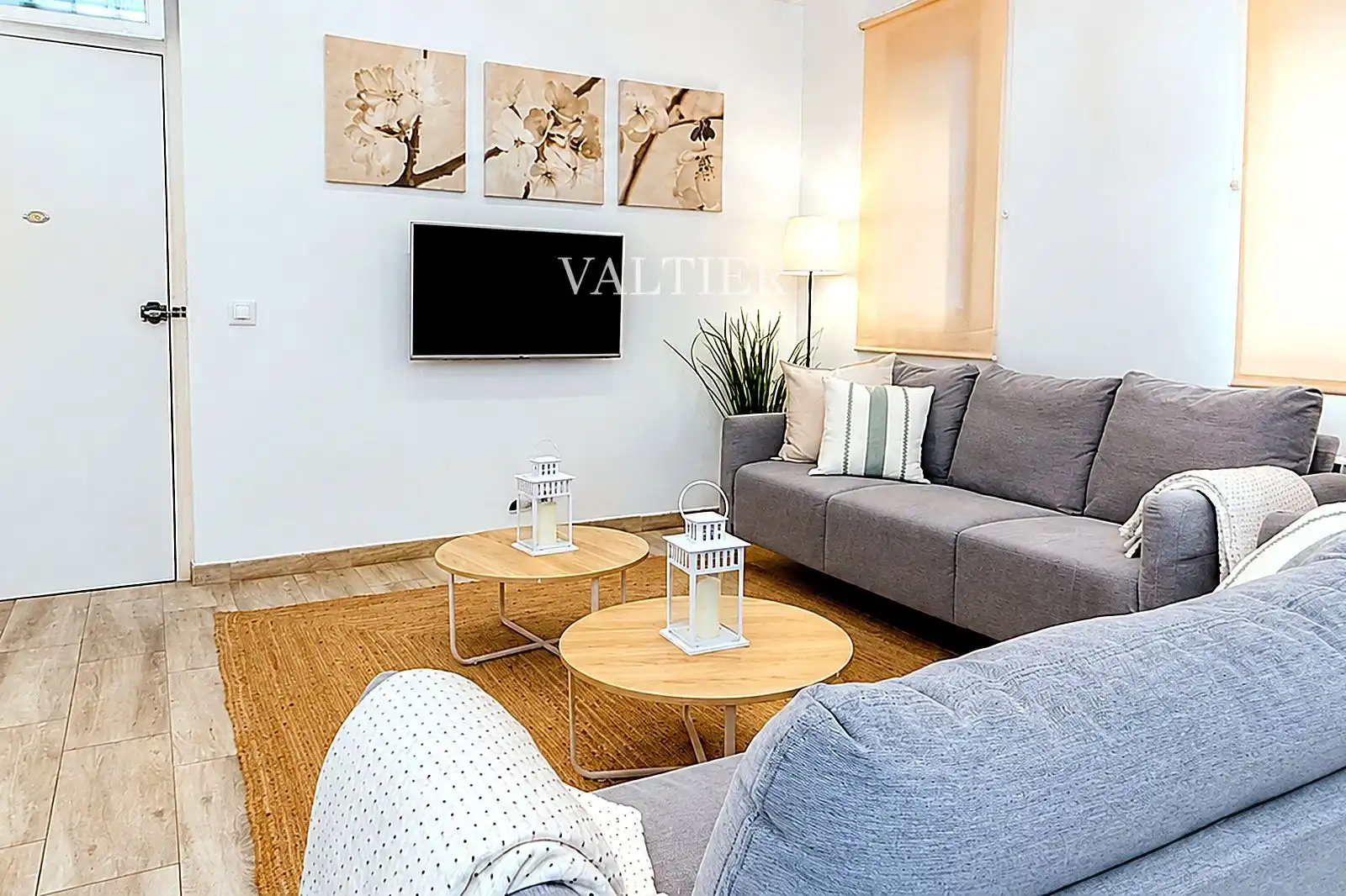 Living room of Flat for rent in Madrid  with Furnished