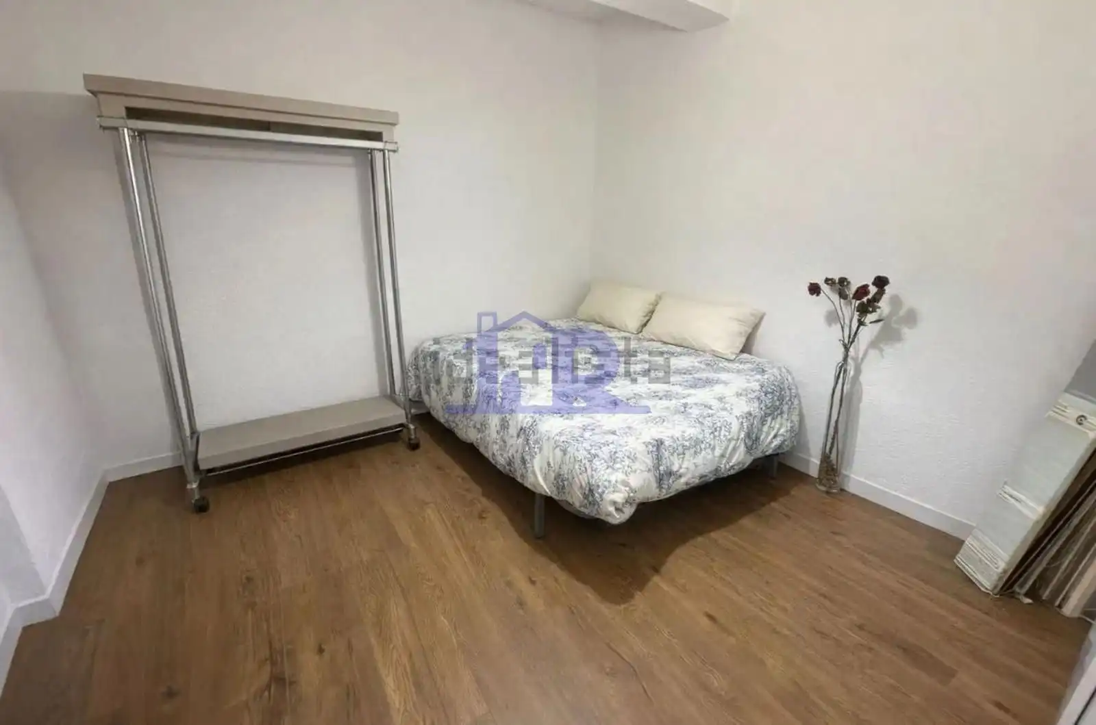 Habitación de Piso en venta en Cuenca con Calefacción, Terraza y Trastero