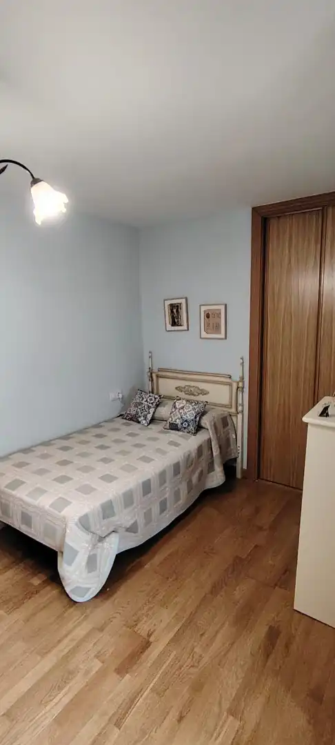 Schlafzimmer von Wohnung zur Miete in Salamanca mit Heizung, Möbliert und Waschmaschine