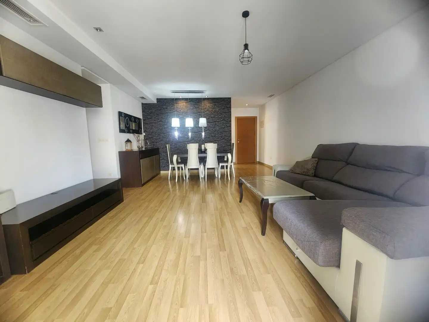 Sala d'estar de Pis en venda en Crevillent amb Jardí privat, Moblat i Balcó