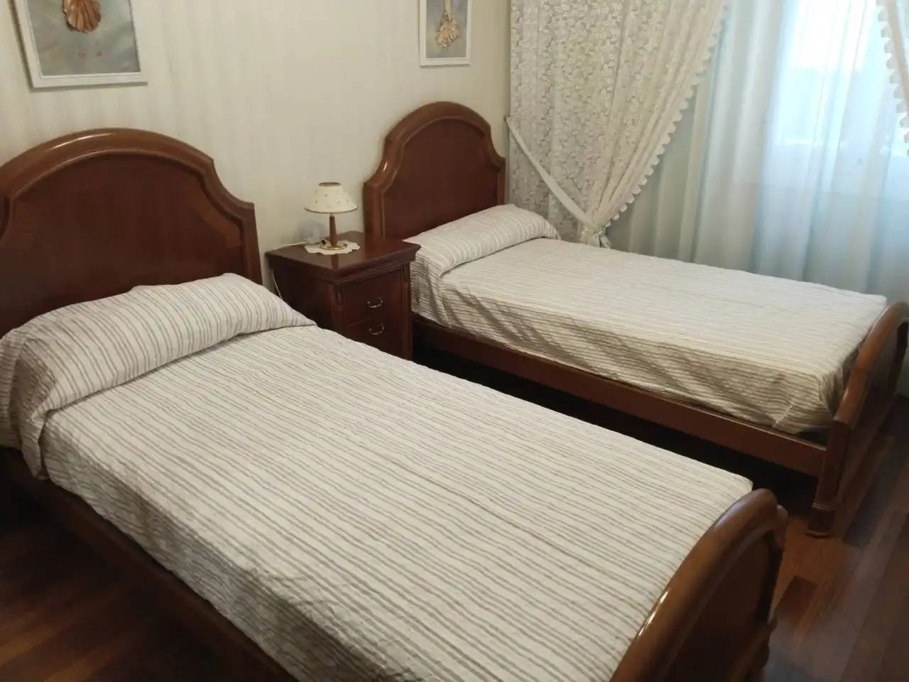 Habitación de Piso de alquiler en Burgos con Calefacción, Parquet y Amueblado