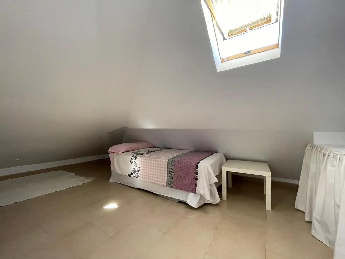 Habitación de Apartamento de alquiler en El Rompido con Aire acondicionado, Calefacción y Amueblado