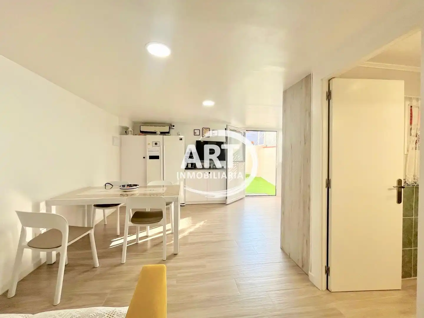 Casa adosada en venta en La Pobla de Vallbona con Aire acondicionado, Calefacción y Jardín privado