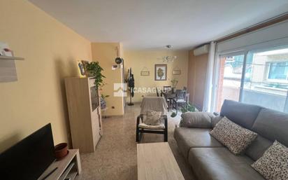Living room of Flat for sale in Rubí  with Air Conditioner, Heating and Balcony