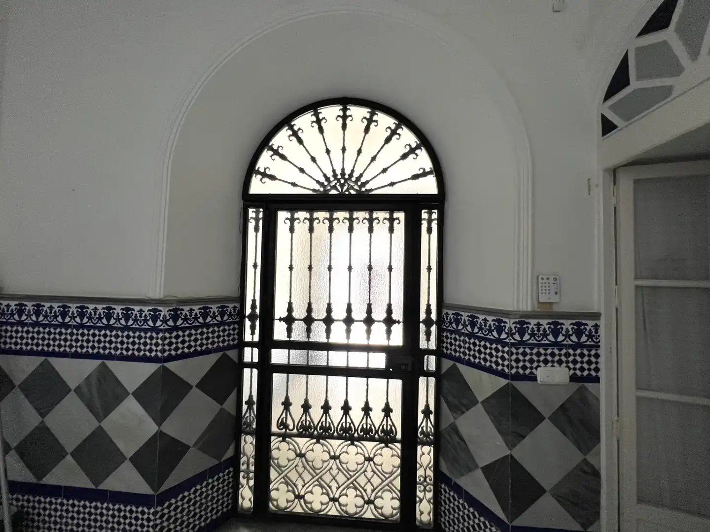 Casa con terraza en venta en Centro - Calzada - Cabo Noval, imagen 3