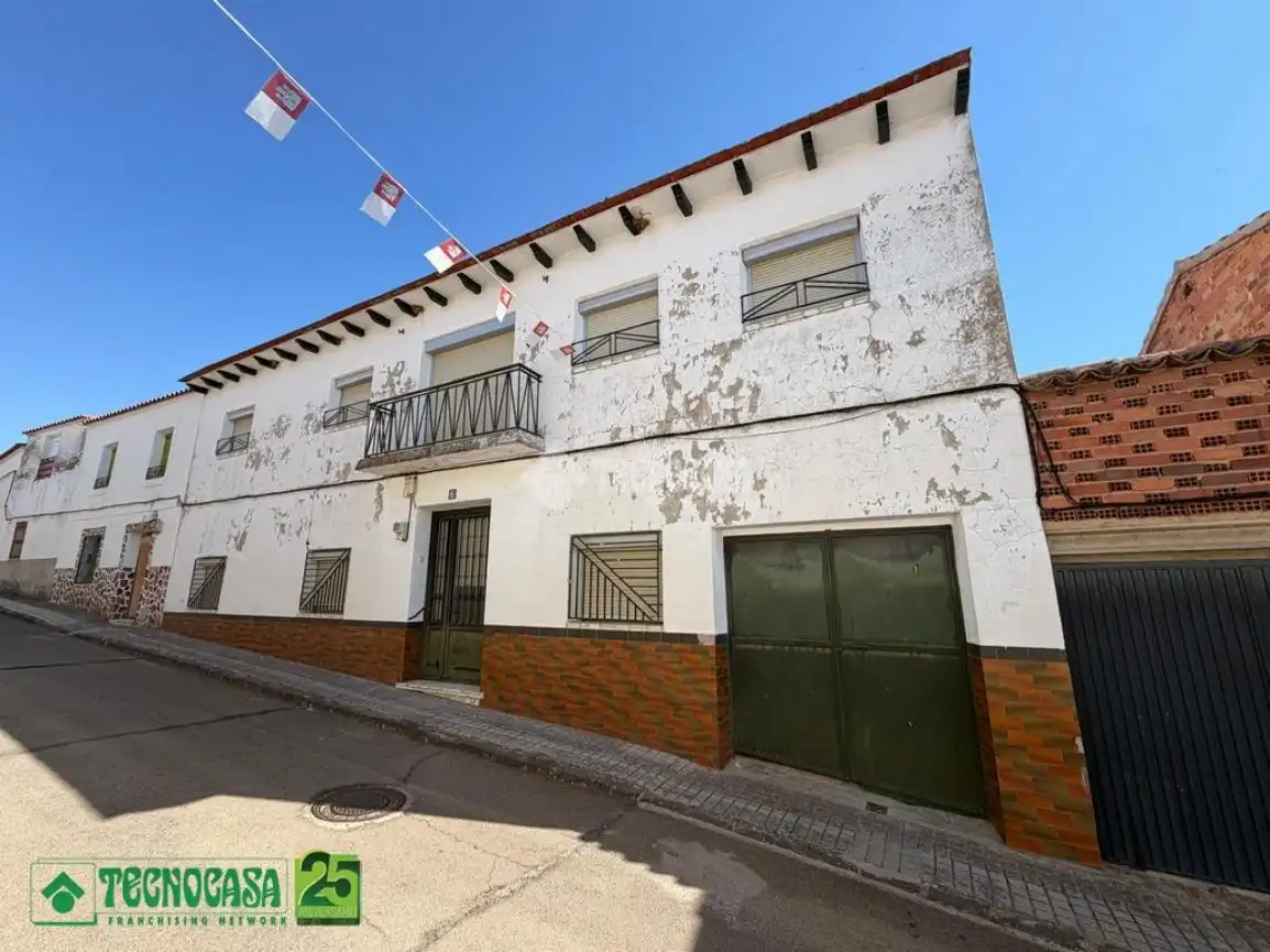 Semi-detached house for sale in Luciana