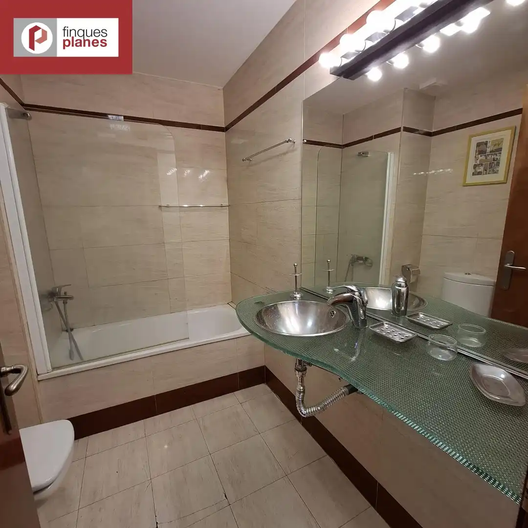 Badezimmer von Wohnung zum Verkauf in La Seu d'Urgell mit Heizung, Möbliert und Balkon
