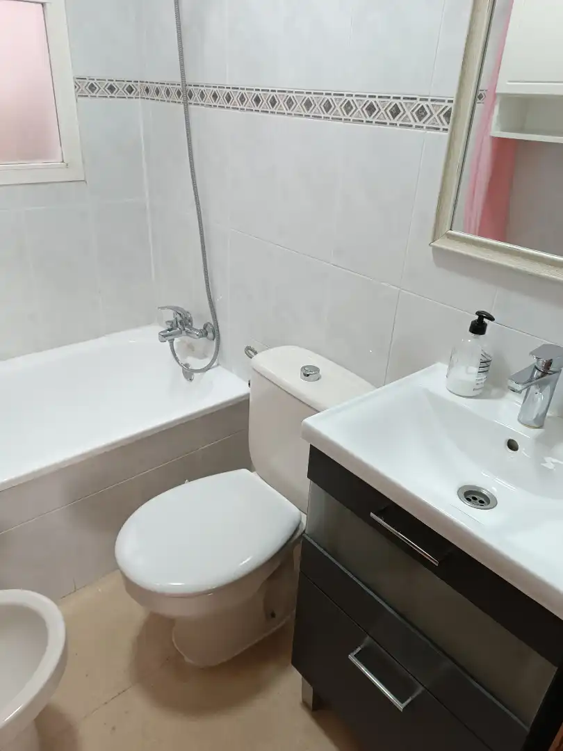 Bany de Casa o xalet de lloguer en Santa Pola amb Aire condicionat, Terrassa i Moblat