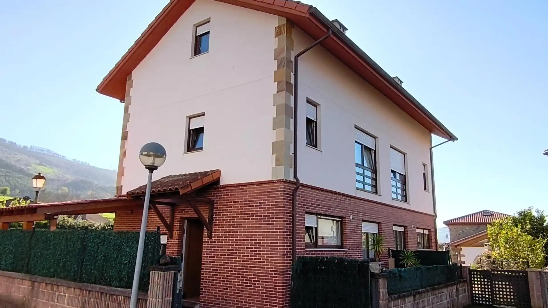 Exterior view of Single-family semi-detached for sale in Santa María de Cayón  with Heating, Private garden and Terrace