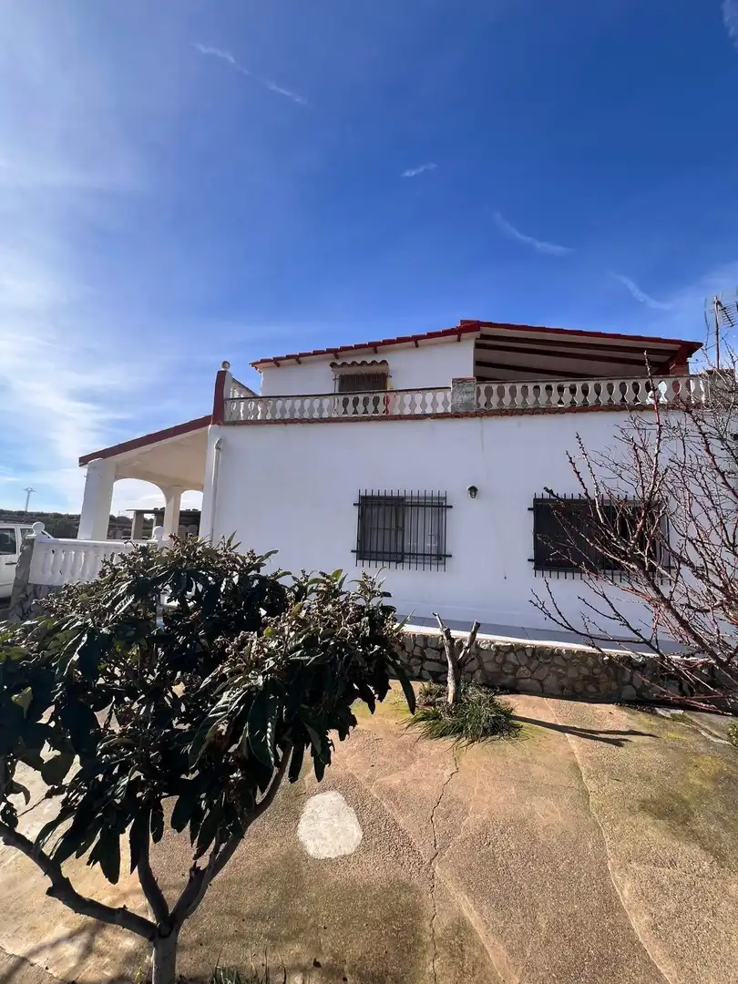 Xalet amb terrassa en venda a Villar del Arzobispo, imagen 4