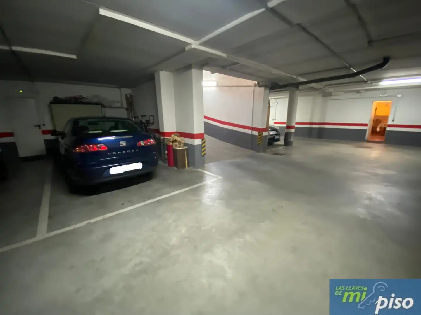 Parking de Casa adosada en venta en Cistérniga con Calefacción, Jardín privado y Parquet