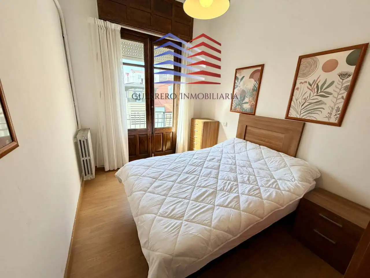 Dormitori de Apartament de lloguer en O Carballiño   amb Calefacció, Parquet i Moblat