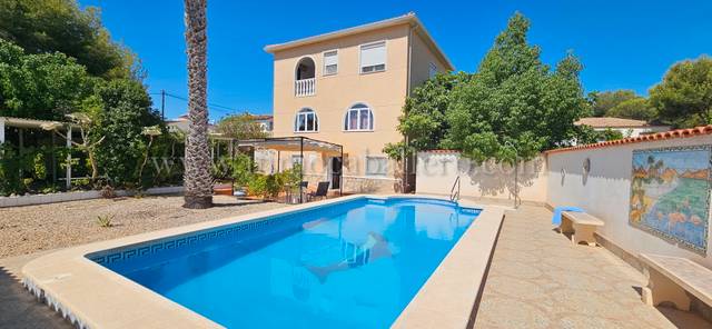 Casa-chalet en Venta en Calle Mimosa en El Pinar de Campoverde