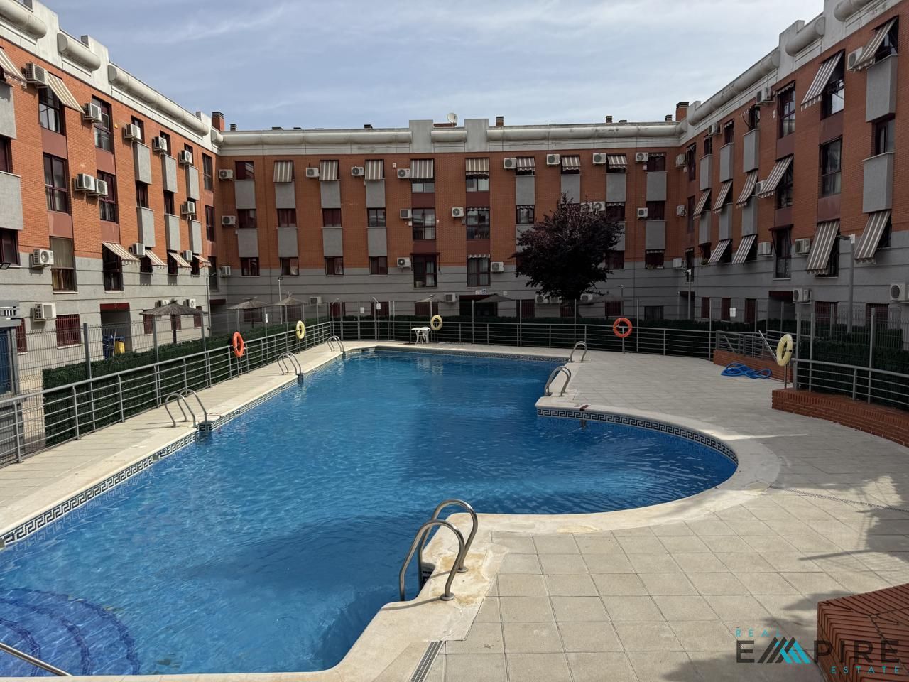 Piscina de Pis en venda en Parla amb Calefacció, Jardí privat i Piscina