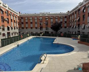 Piscina de Pis en venda en Parla amb Calefacció, Jardí privat i Piscina