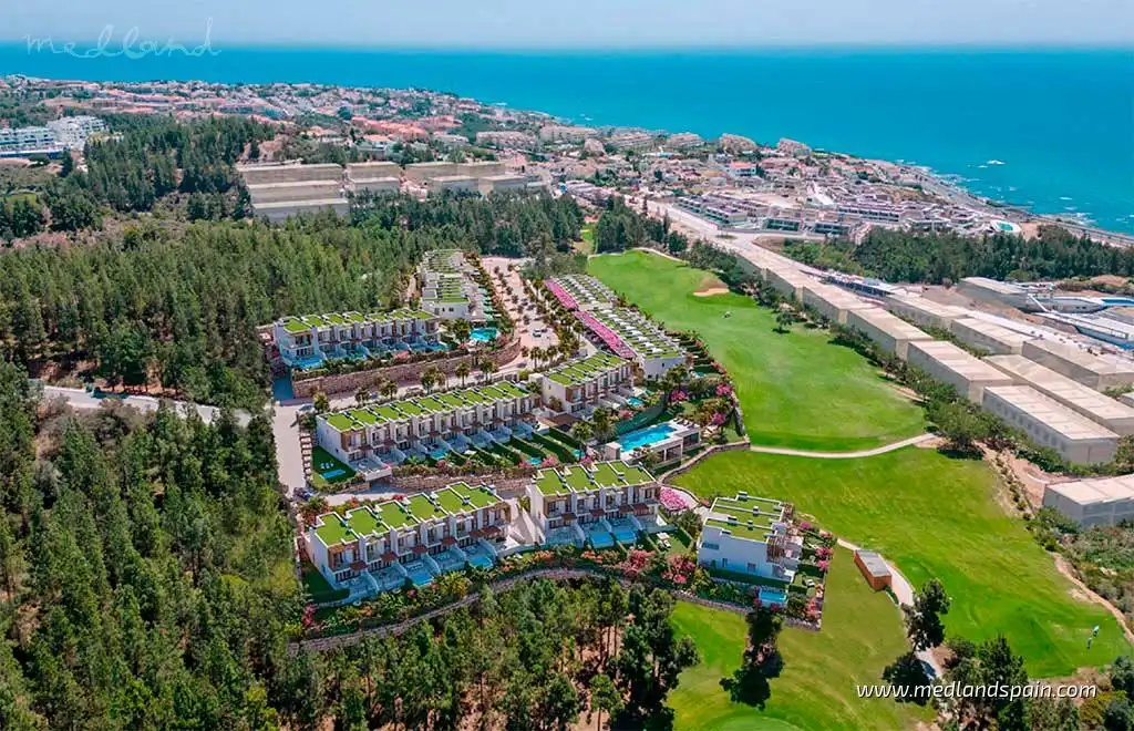 Terraced house with pool for sale in El Faro de Calaburra - Chaparral