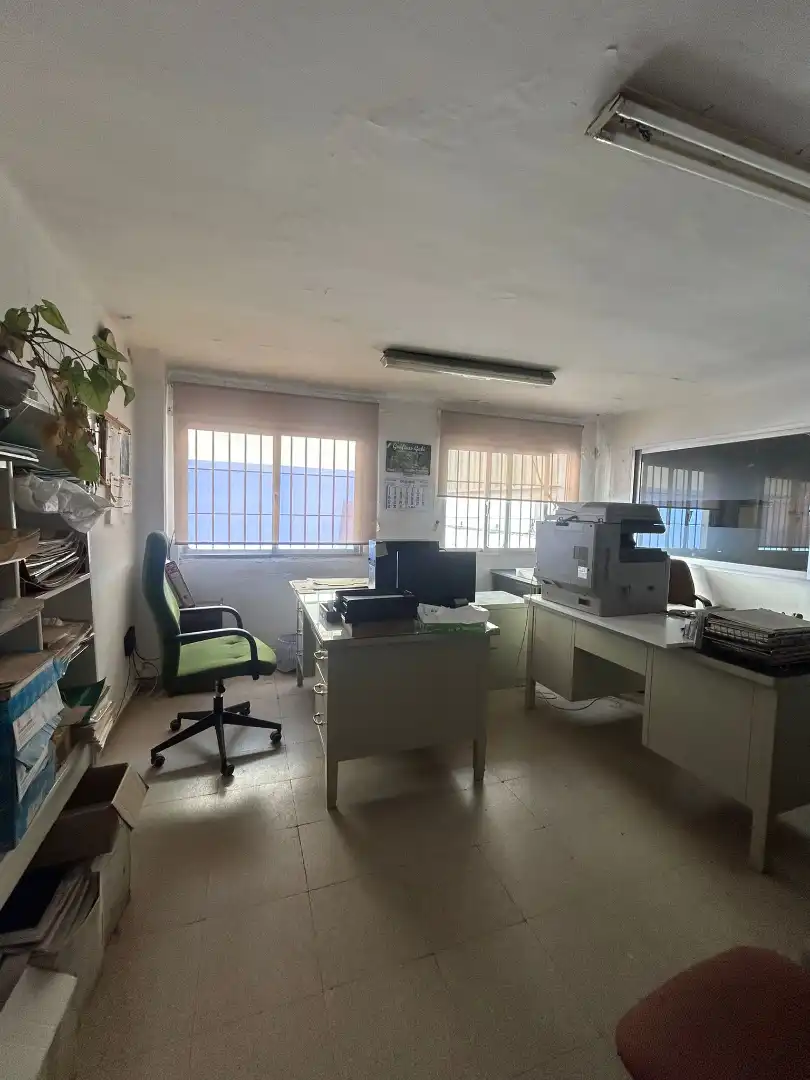 Nau industrial en venda a Avenida de Brenes 7, imagen 9