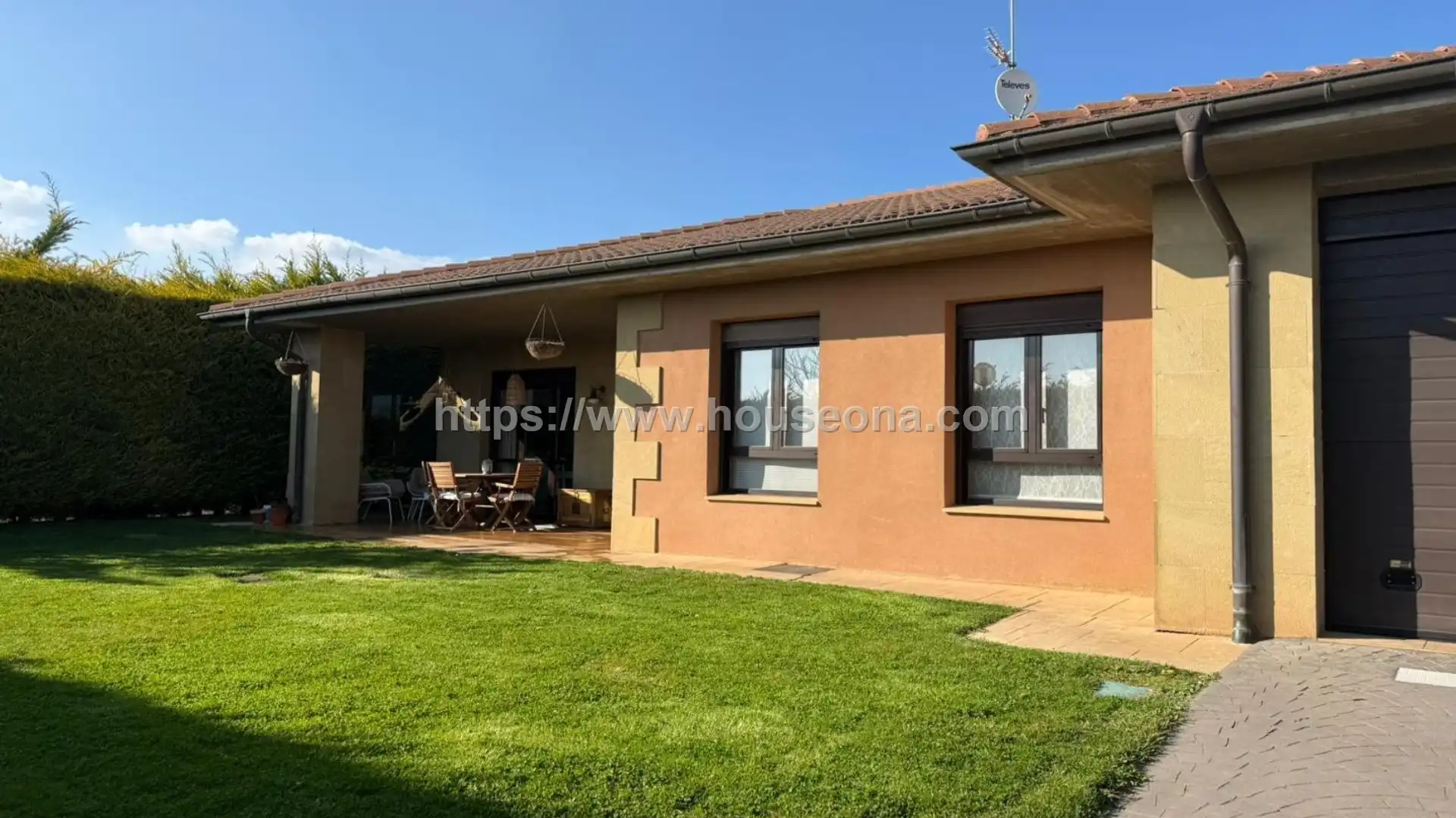 Vista exterior de Casa o chalet en venta en Laguardia con Amueblado