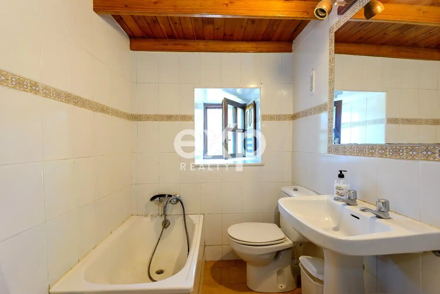 Bathroom of Houses for sale in Villaviciosa  with Heating, Private garden and Terrace