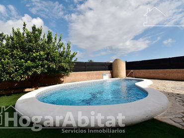 Chalet con balcón en venta en Calle Tavernes de la Valldigna