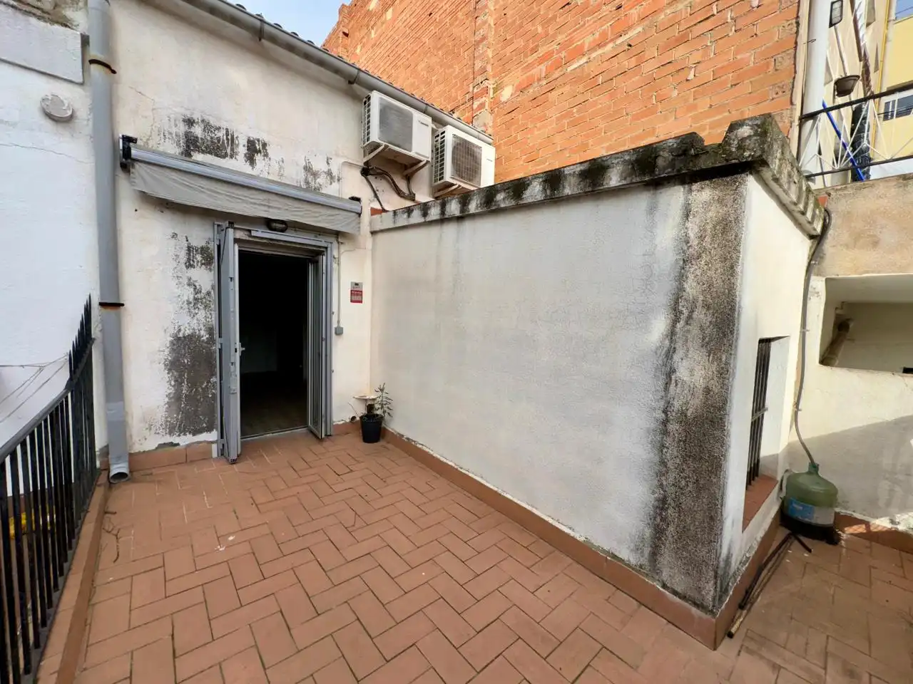 Vista exterior de Casa adosada en venta en Montcada i Reixac con Aire acondicionado, Terraza y Trastero