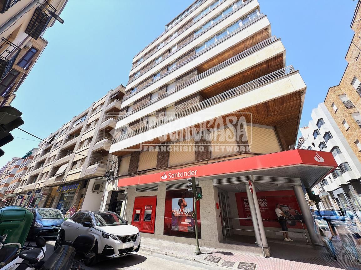 Pis en venda a C. de Colón, Centro, Cuenca Capital