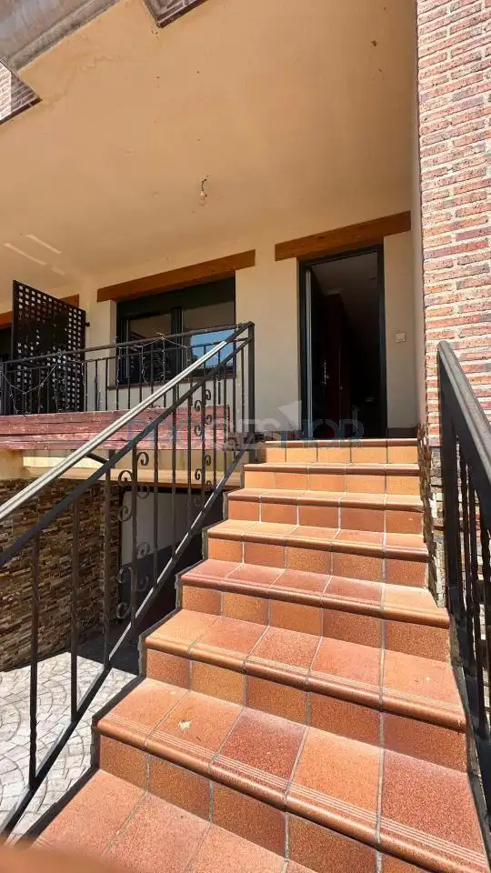 Terrassa de Casa adosada en venda en Onzonilla amb Calefacció, Jardí privat i Terrassa