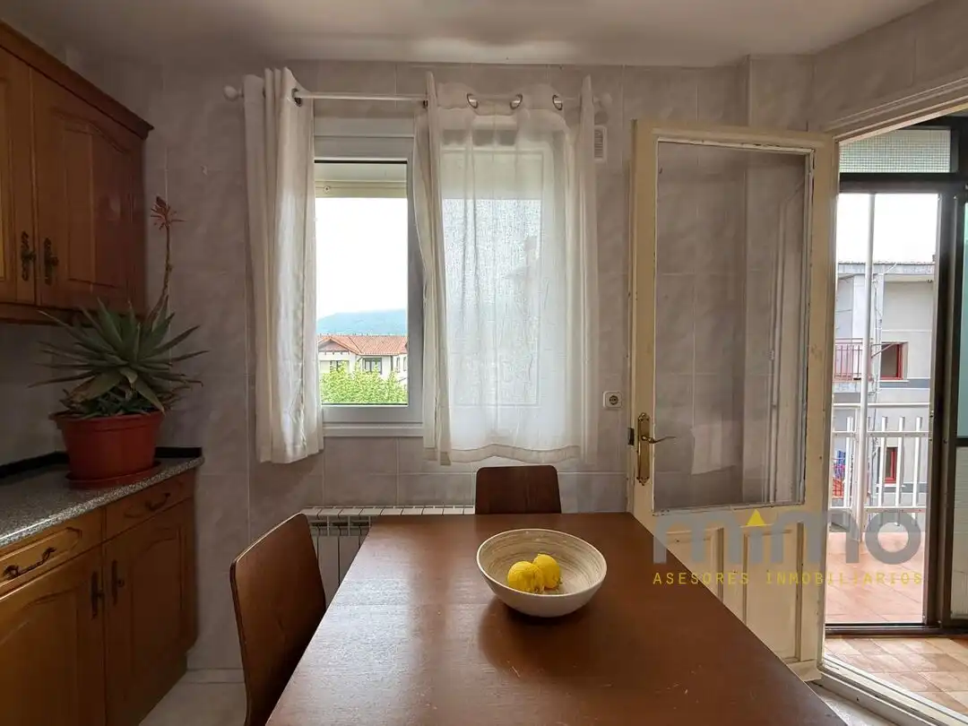 Comedor de Piso en venta en Irun  con Calefacción y Balcón