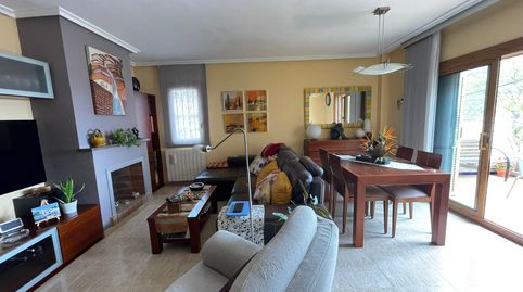 Foto 2 de Casa adosada en venta en Carrer de Sants, Singuerlín, Santa Coloma de Gramenet