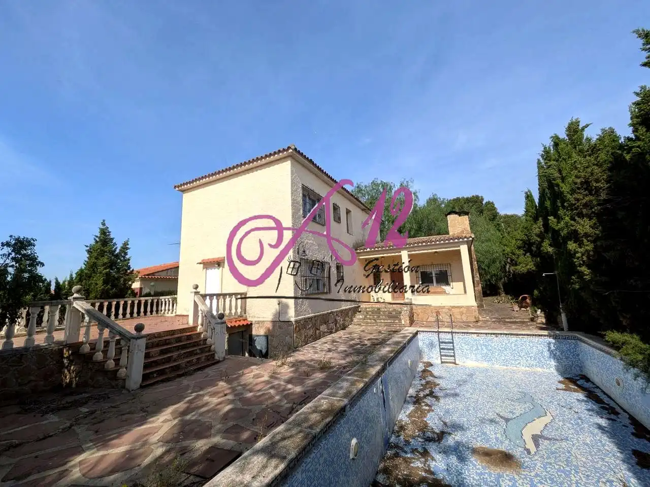 Garden of Houses for sale in La Pobla de Vallbona  with Swimming Pool
