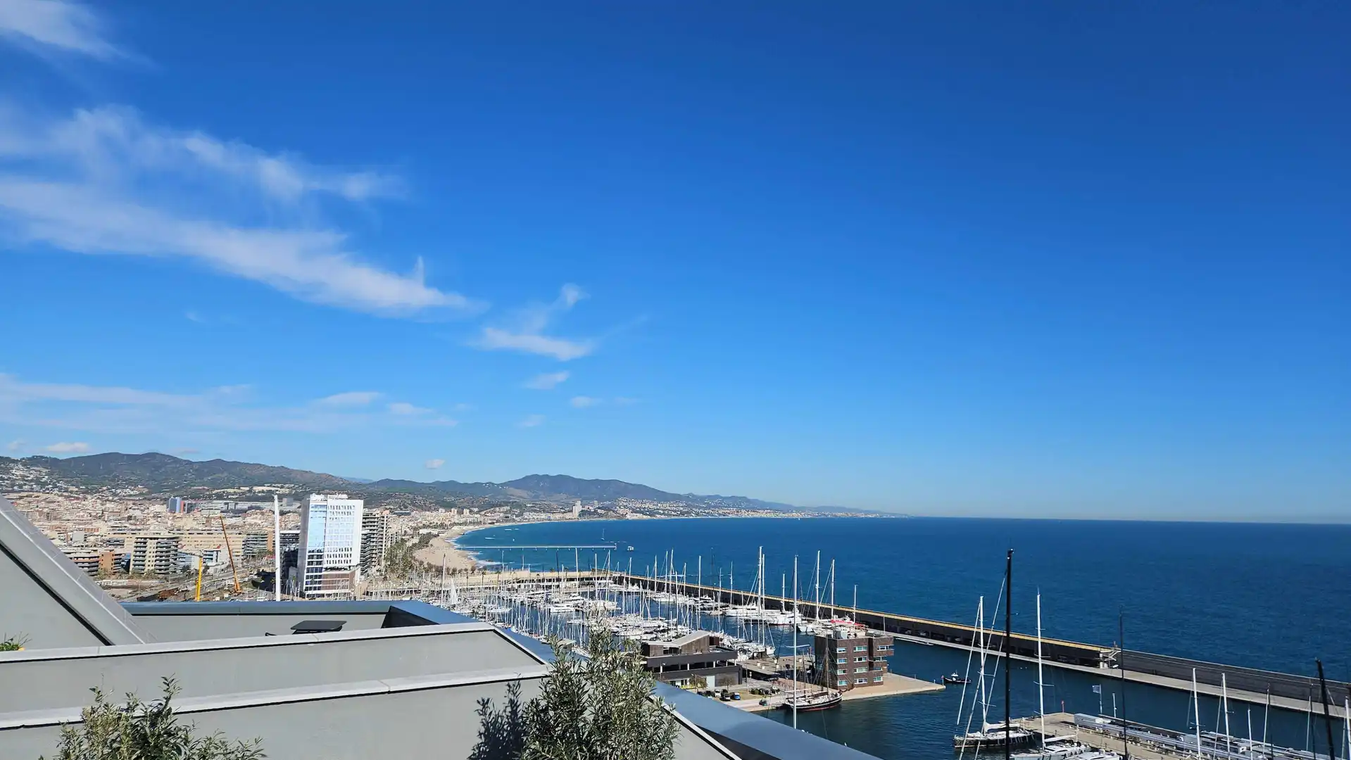 Exterior view of Flat for rent in Badalona  with Air Conditioner, Furnished and Alarm