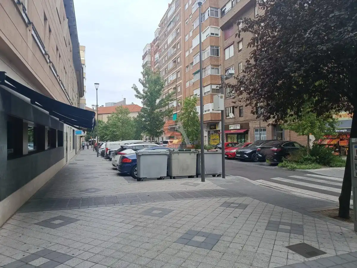 Exterior view of Commercial properties for sale in Valladolid  with Air Conditioner