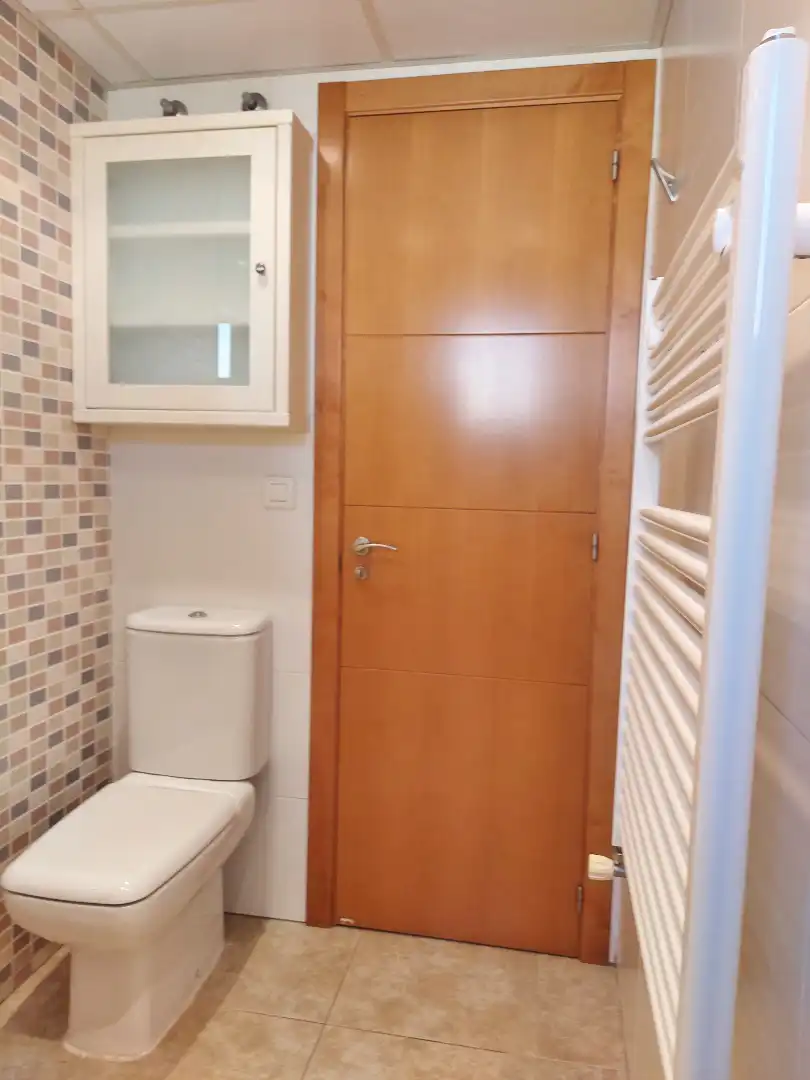Bany de Casa o xalet en venda en La Pobla de Vallbona amb Aire condicionat, Calefacció i Jardí privat