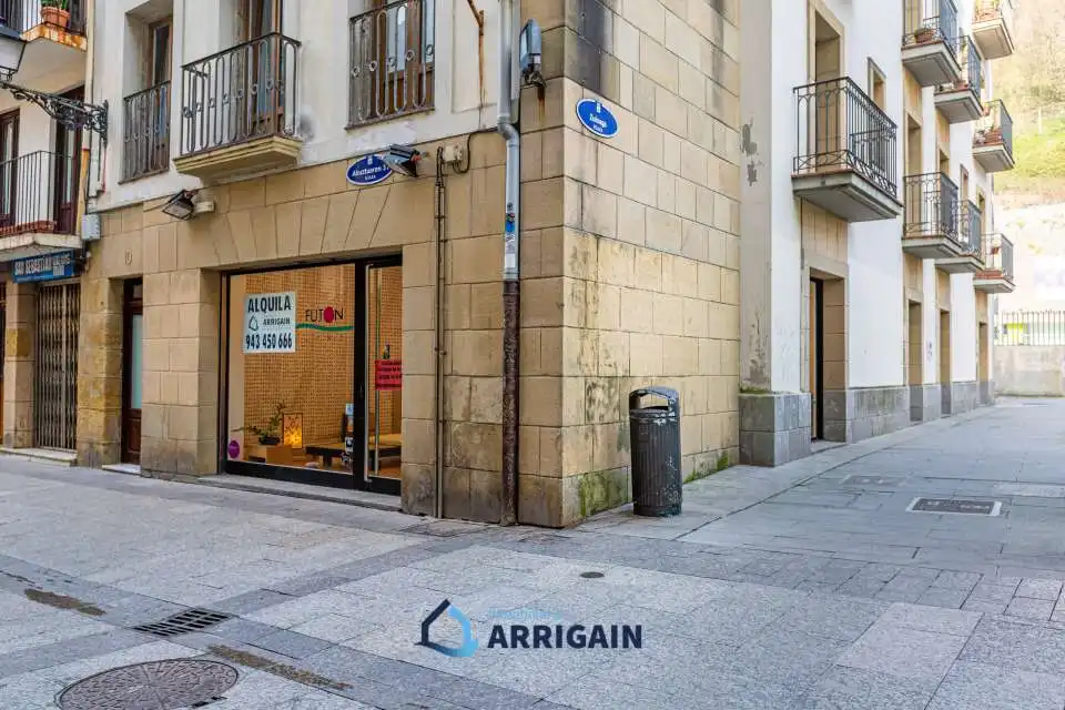 Local de alquiler en Donostia - San Sebastián 