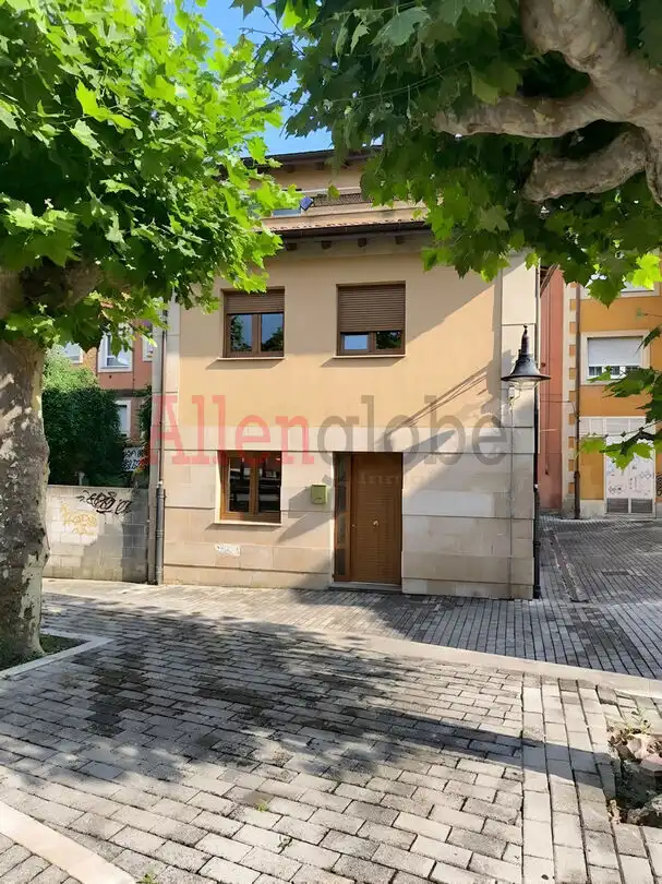 Vista exterior de Piso en venta en Mieres (Asturias) con Calefacción, Terraza y Balcón