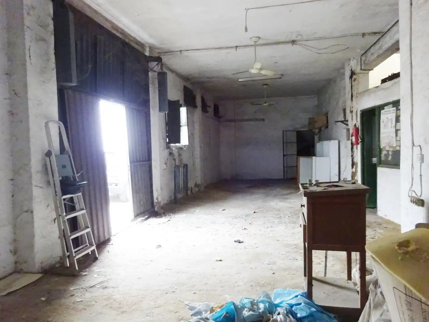 Local en venta en Sanlúcar la Mayor