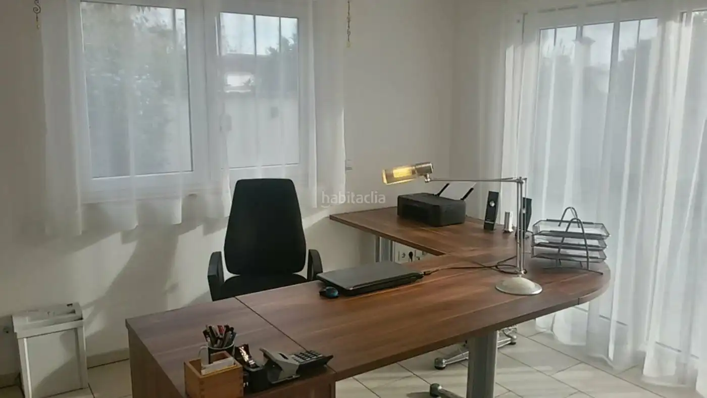 Villa con giardino in vendita a Avinguda de la República Catalana 10, imagen 8