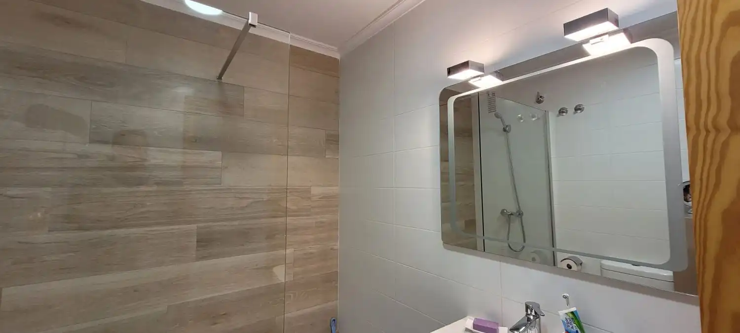 Badezimmer von Wohnung zum Verkauf in Albacete mit Heizung und Balkon
