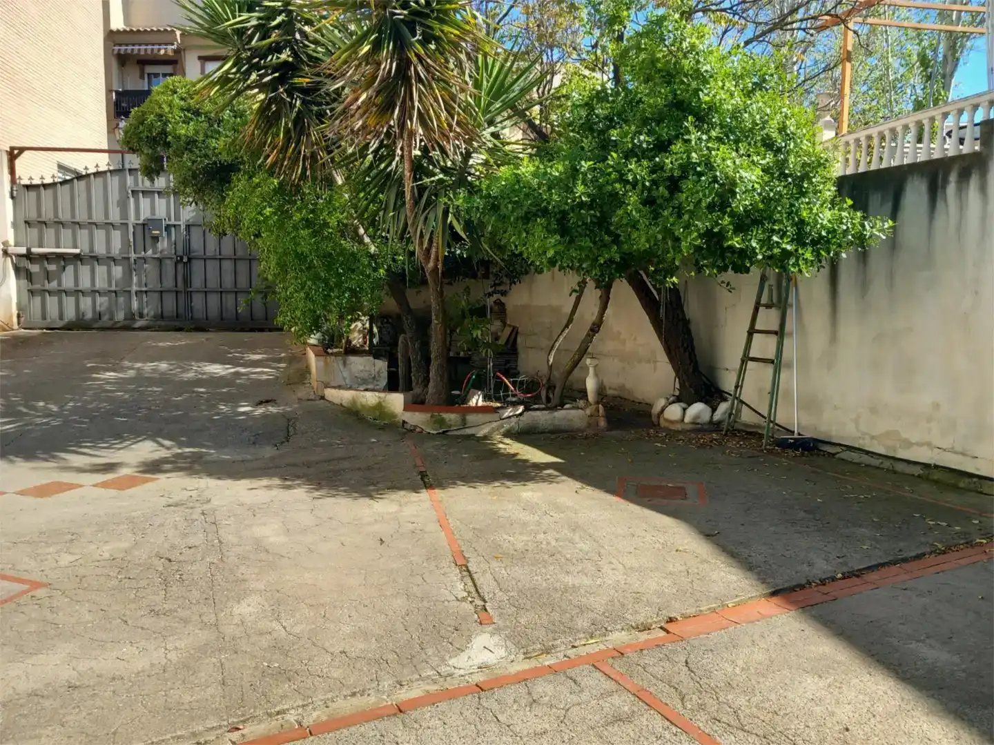Vista exterior de Casa o xalet en venda en Las Gabias