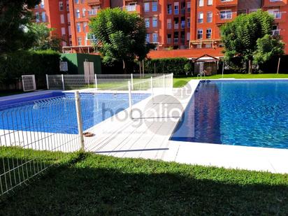 Swimming pool of Duplex to rent in  Sevilla Capital  with Air Conditioner and Community pool