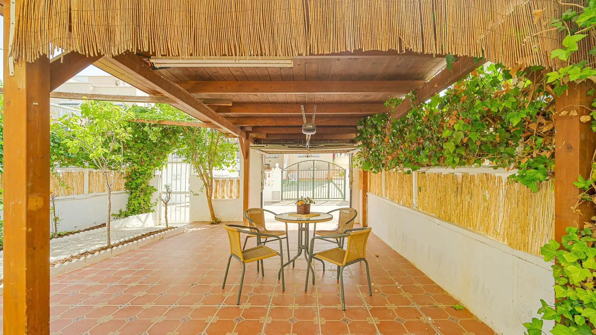 Terraza de Casa adosada en venta en Orihuela con Aire acondicionado, Calefacción y Jardín privado