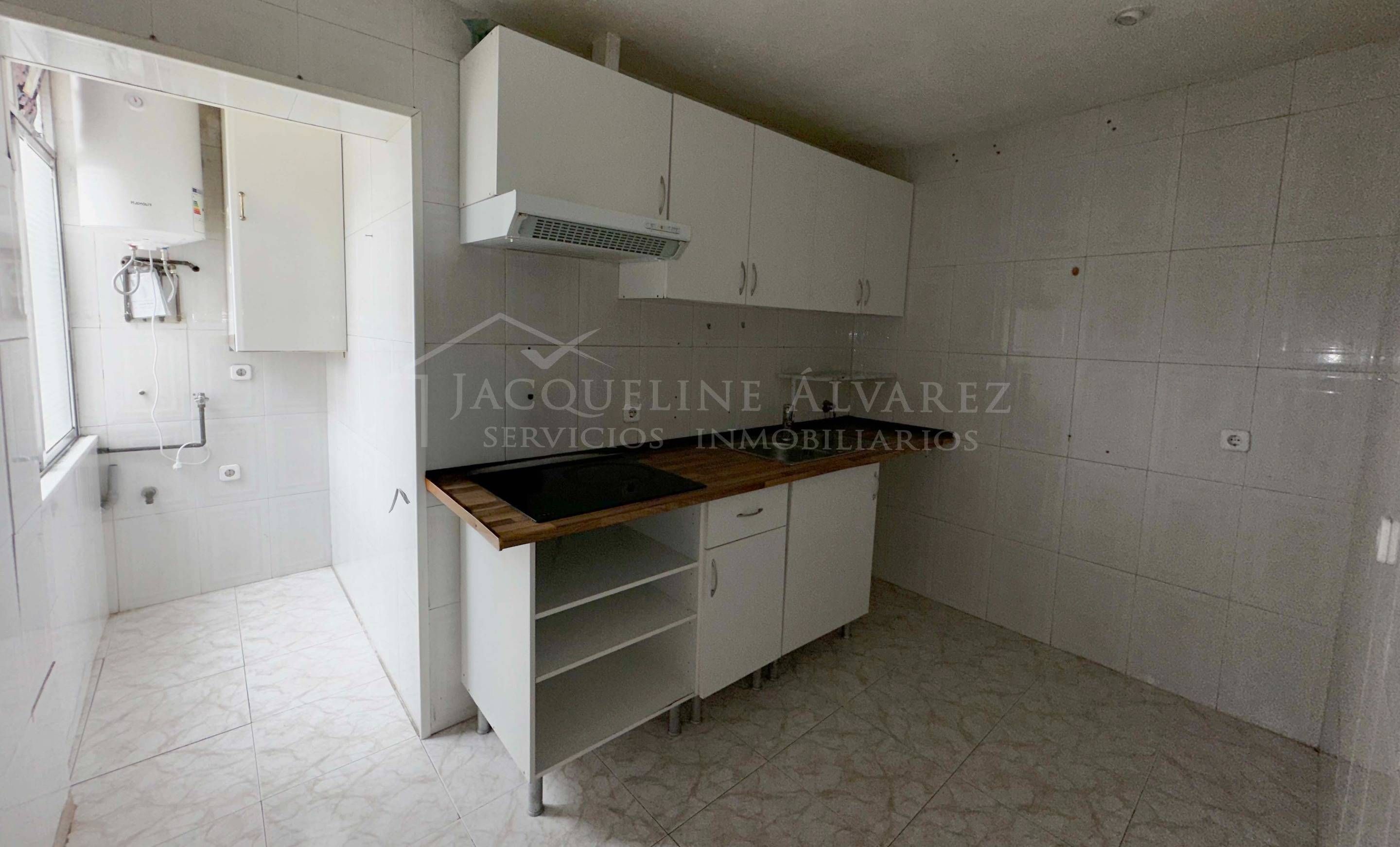 Kitchen of Flat for sale in Parla  with Parquet flooring