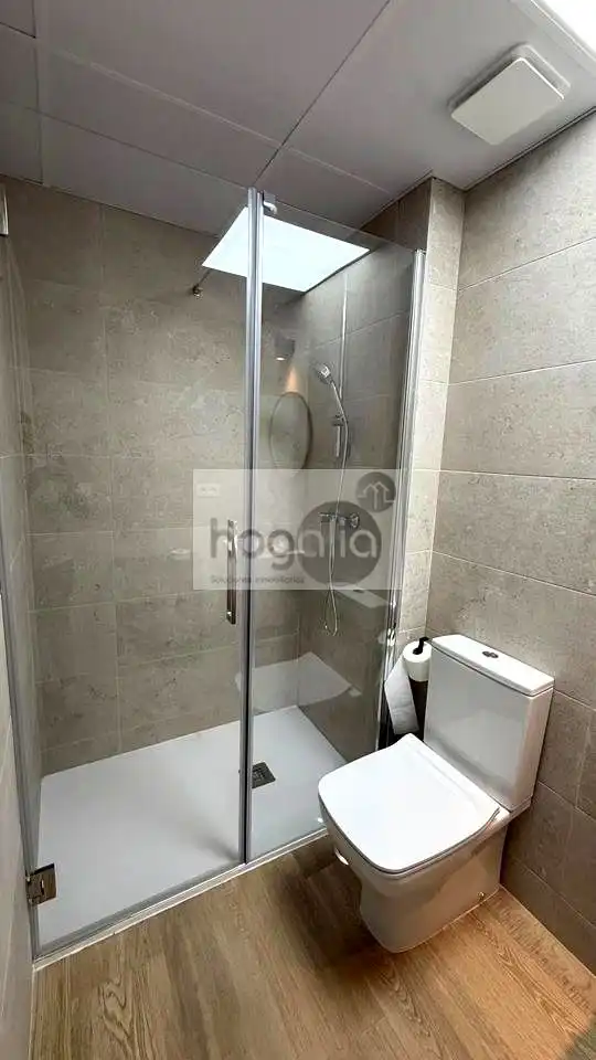 Baño de Planta baja de alquiler en Sevilla con Aire acondicionado, Trastero y Piscina