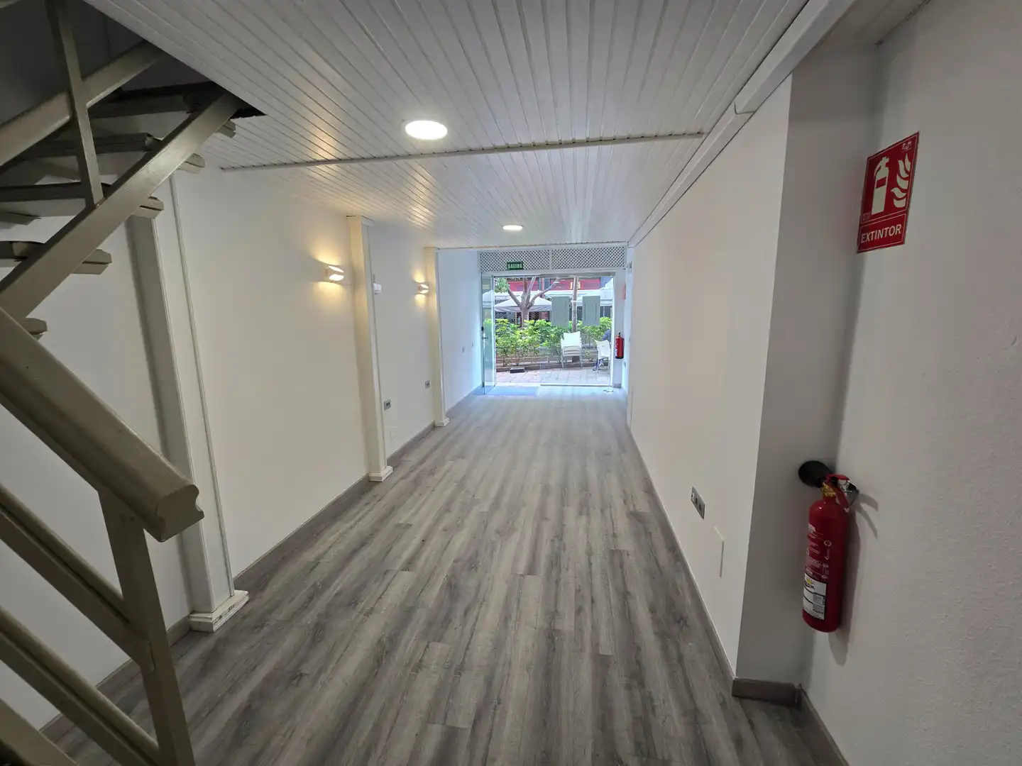 Commercial properties for rent in Santa Cruz de Tenerife  with Air Conditioner and Parquet flooring
