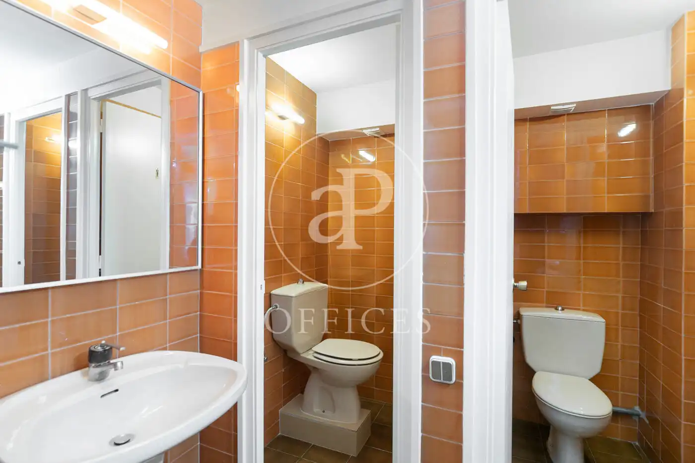 Büro zum Verkauf in Barcelona mit Klimaanlage und Heizung