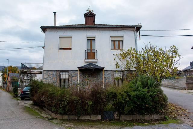Casa-chalet en Venta en medulas en Carucedo