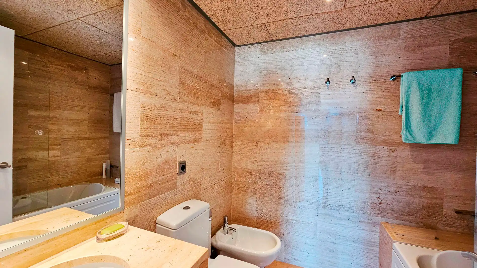 Baño de Casa o chalet en venta en El Port de la Selva con Aire acondicionado, Calefacción y Jardín privado