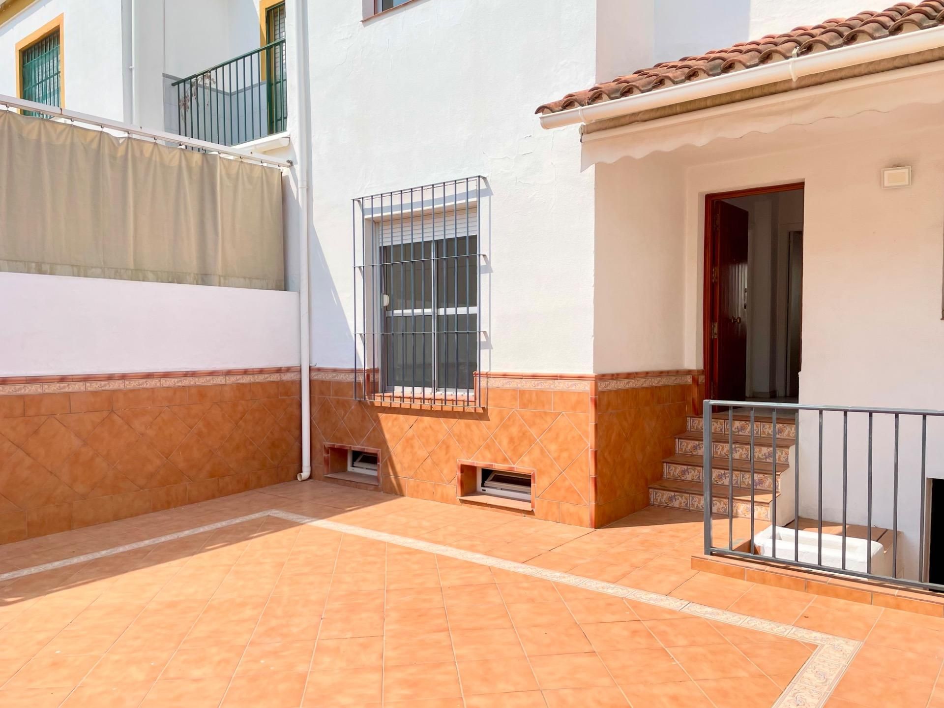 Exterior view of Single-family semi-detached for sale in Bormujos  with Air Conditioner, Heating and Alarm